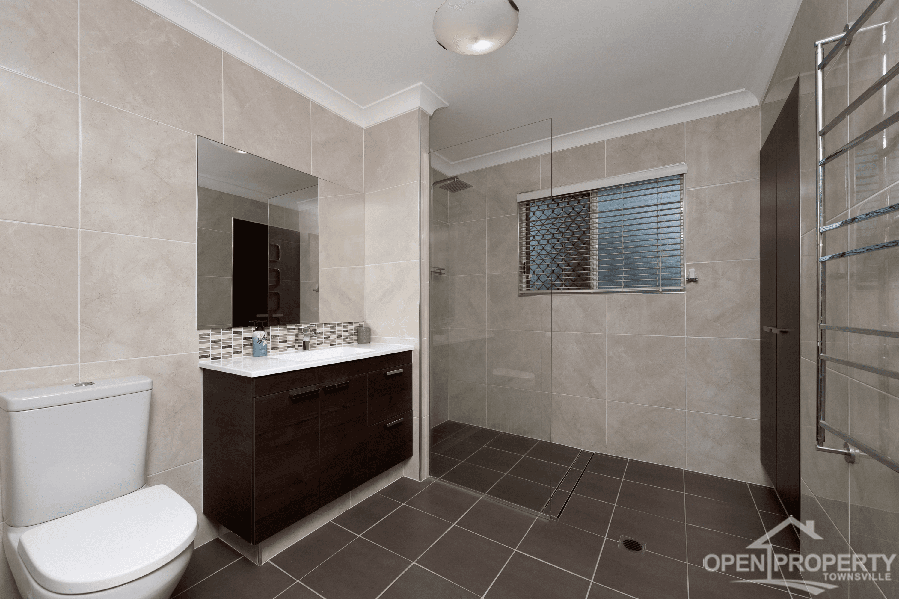 8 Walleroo Ct, Rangewood, QLD 4817