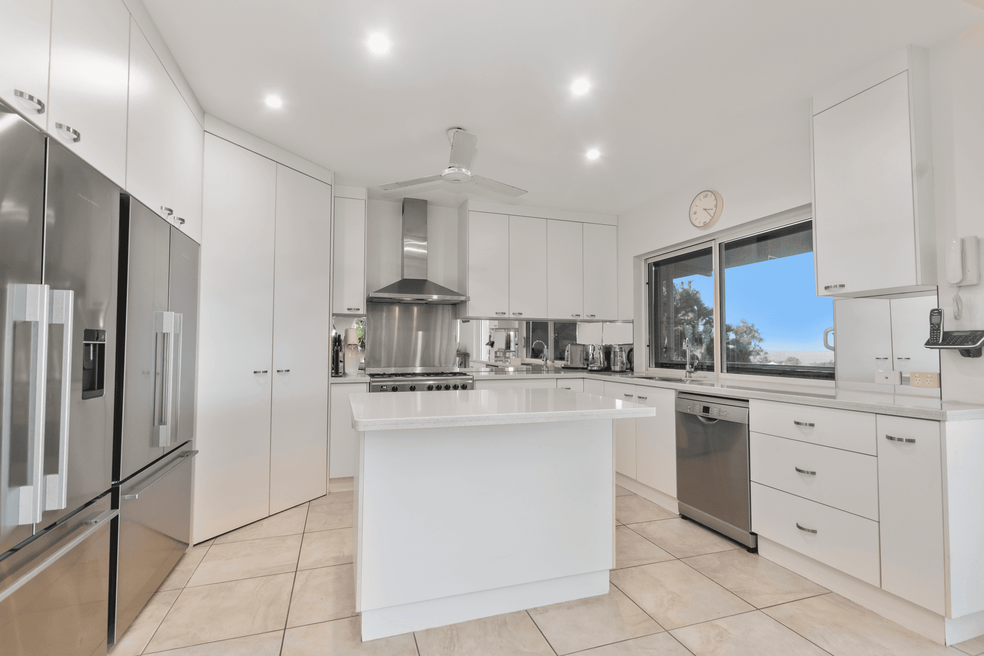 9 Yarrawonga Drive, Castle Hill, QLD 4810