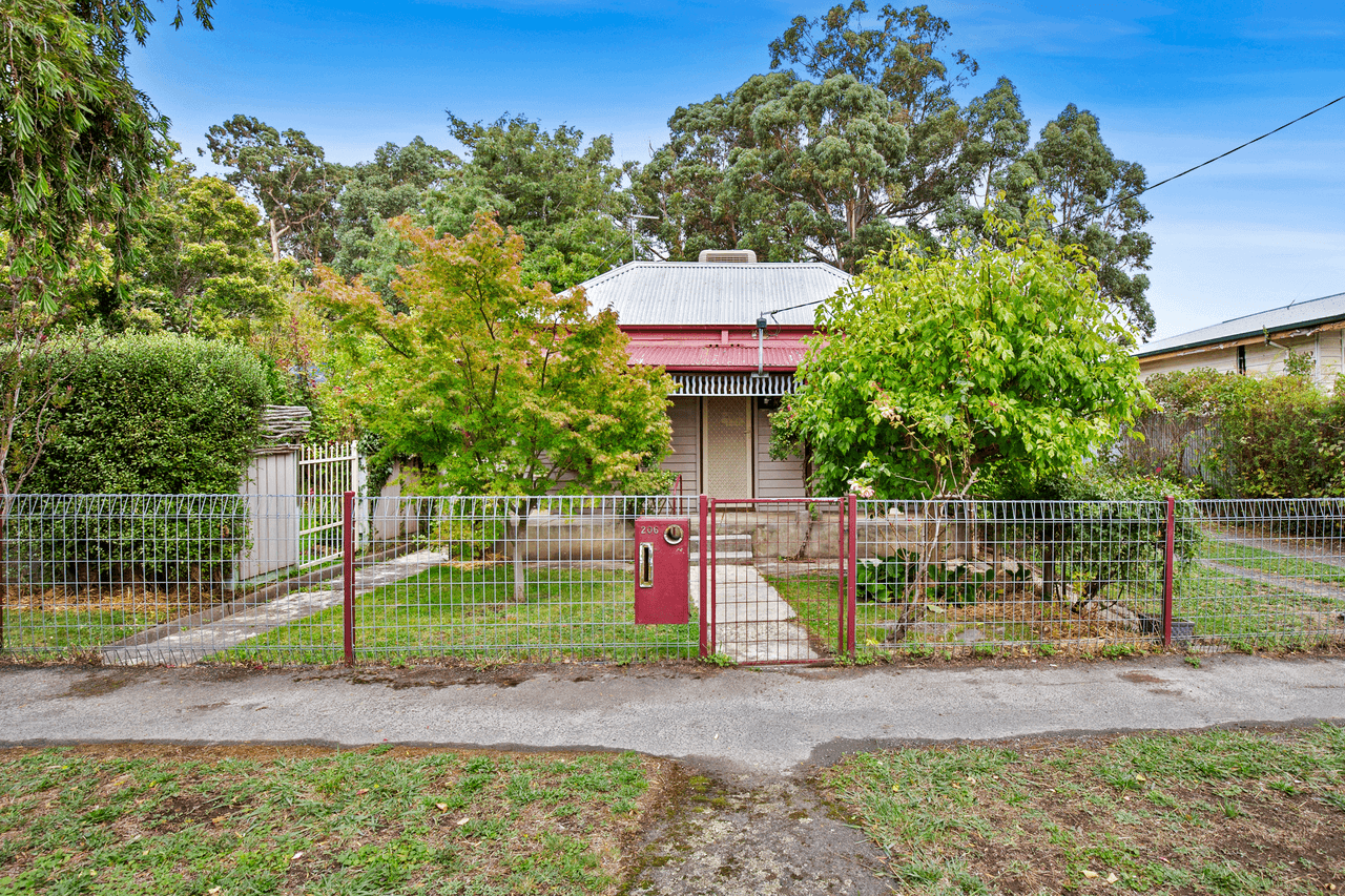 206 Bradshaw Street, GOLDEN POINT, VIC 3350