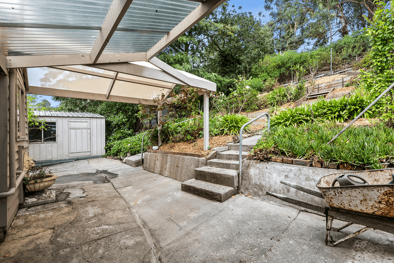 206 Bradshaw Street, GOLDEN POINT, VIC 3350