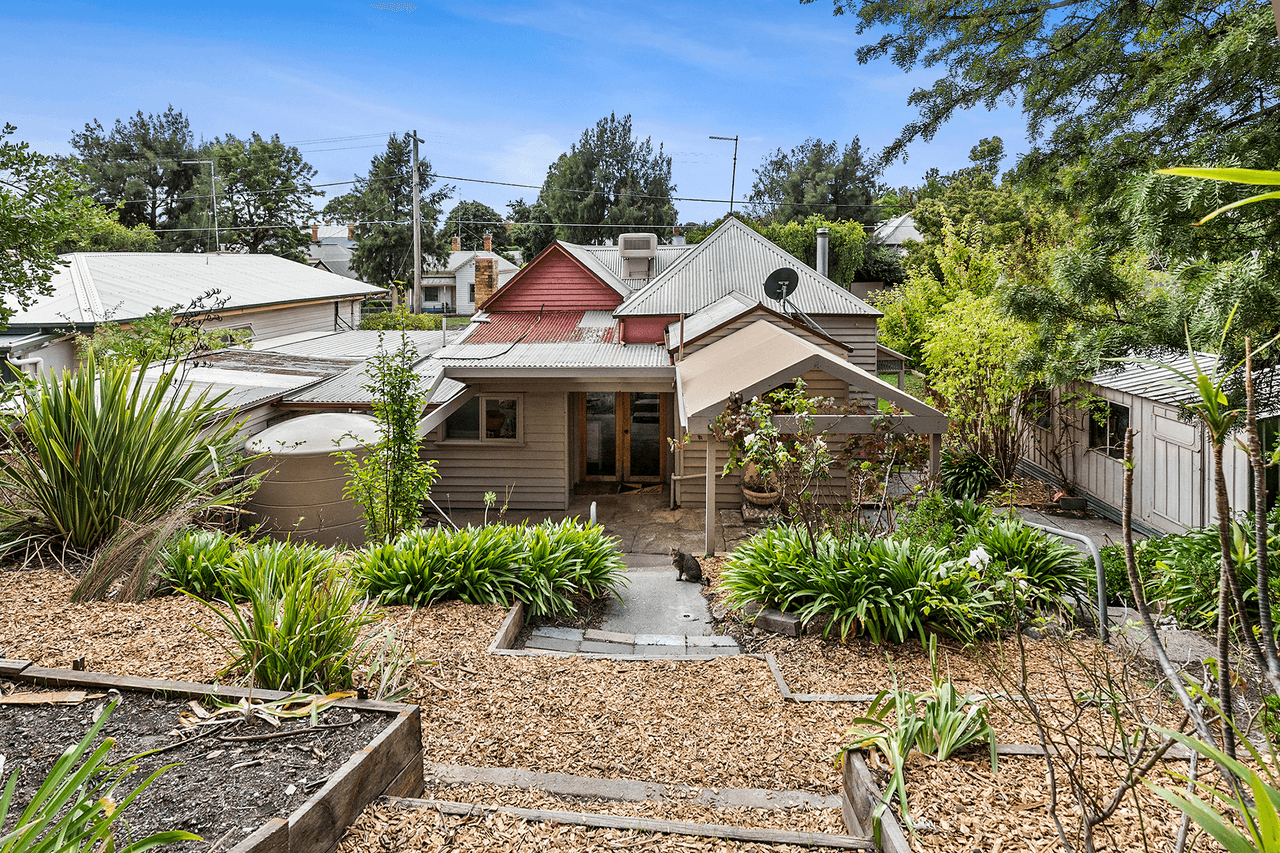 206 Bradshaw Street, GOLDEN POINT, VIC 3350