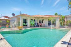 4 Navua Court, PACIFIC PINES, QLD 4211