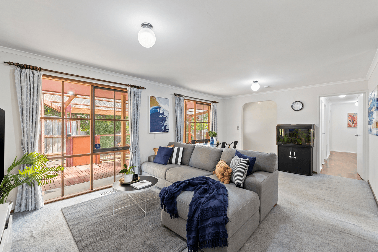 2/25 Hutton Avenue, FERNTREE GULLY, VIC 3156