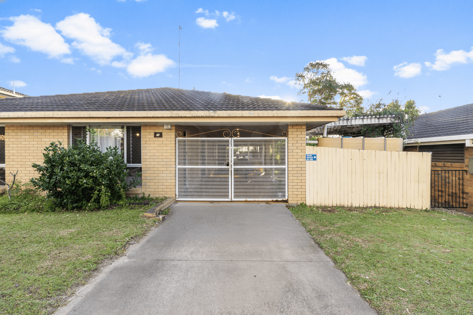 15 Grevillia Avenue, Southport, QLD 4215