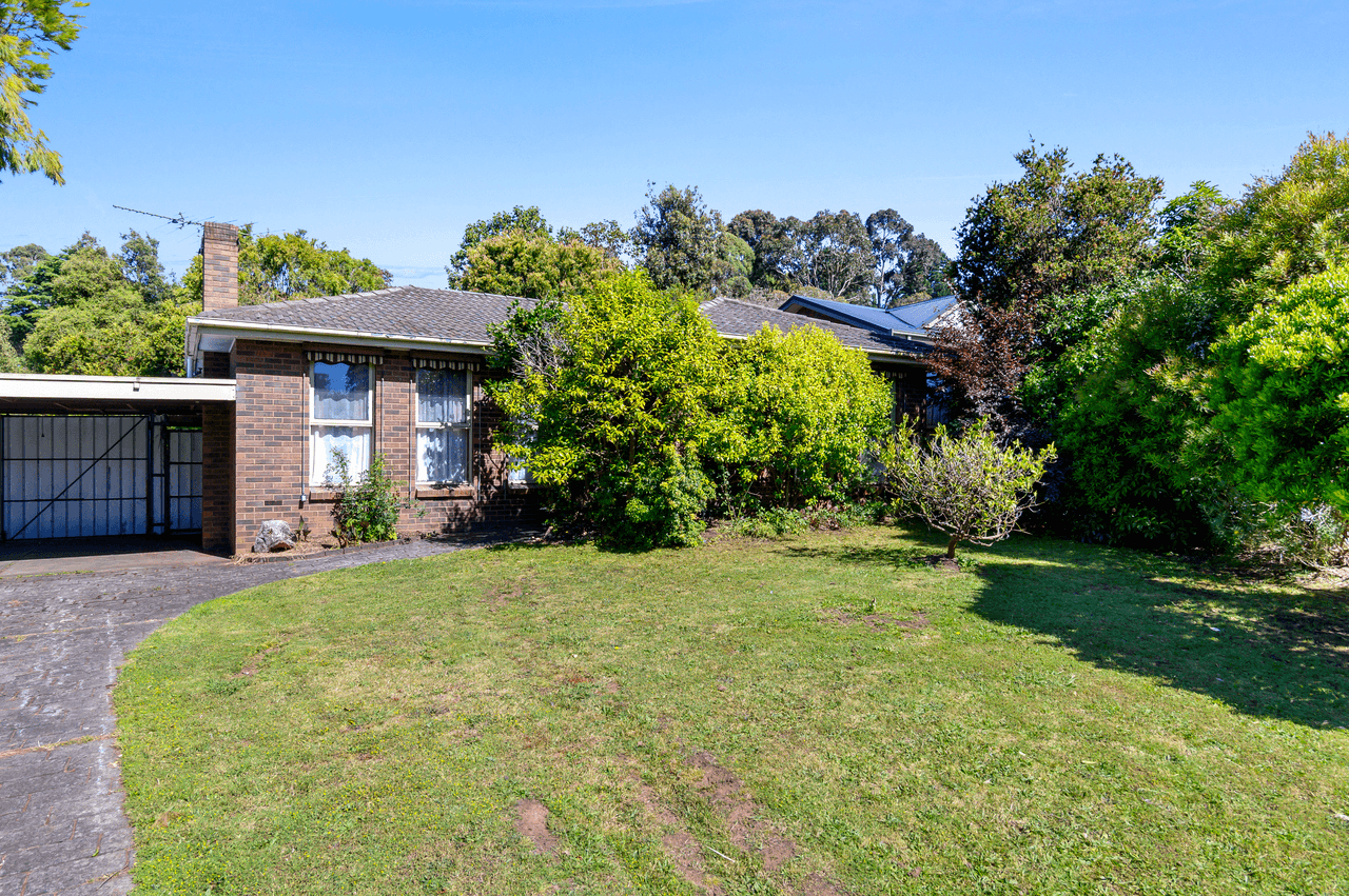 49 Landscape Drive, MOOROOLBARK, VIC 3138