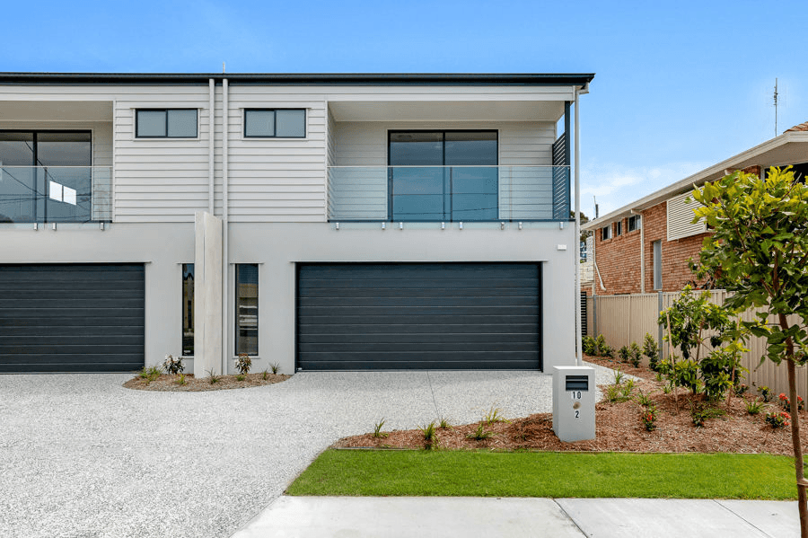 2/10 Waratah Avenue, BIGGERA WATERS, QLD 4216