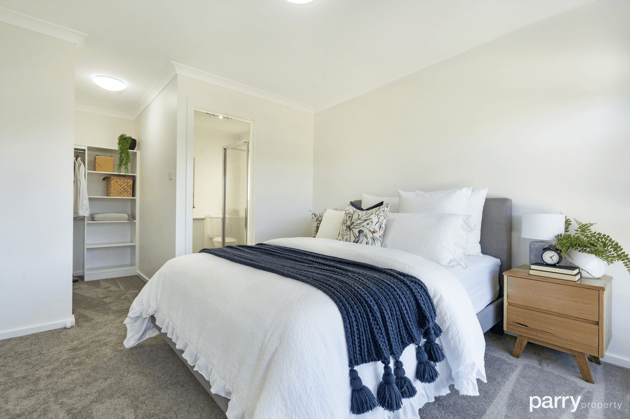 2/2b William Street, WESTBURY, TAS 7303