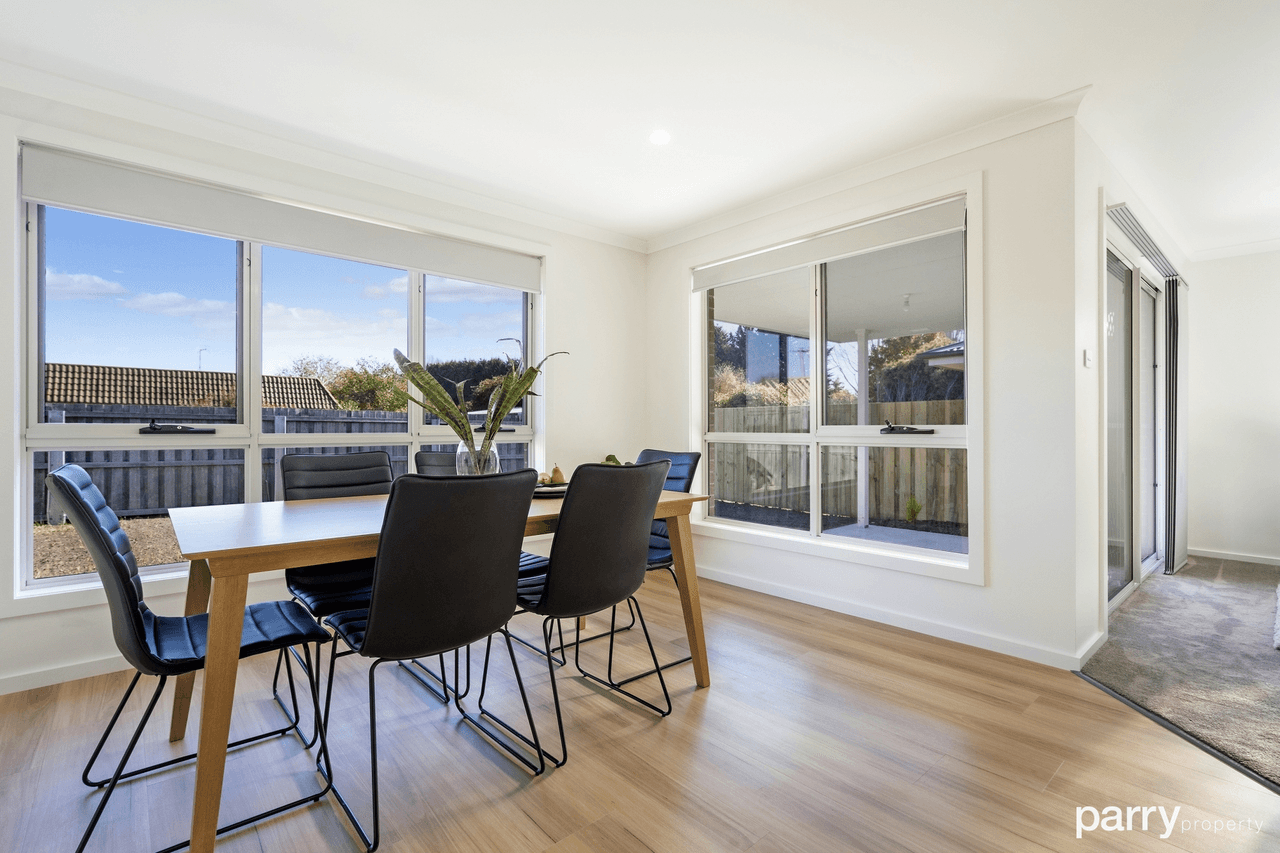 2/2b William Street, WESTBURY, TAS 7303