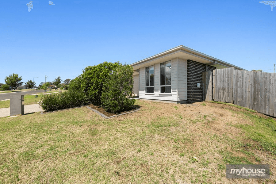 2/10 Trevatt Street, WESTBROOK, QLD 4350