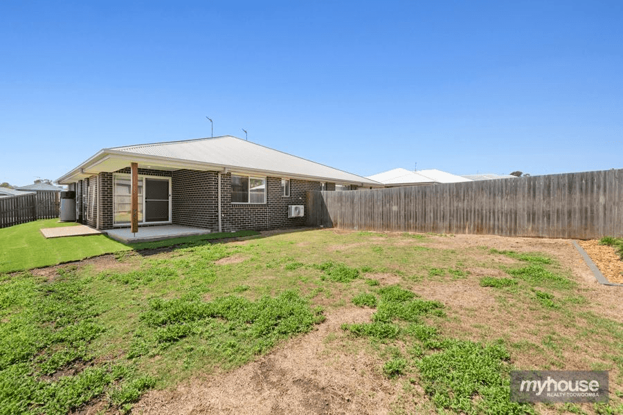 2/10 Trevatt Street, WESTBROOK, QLD 4350