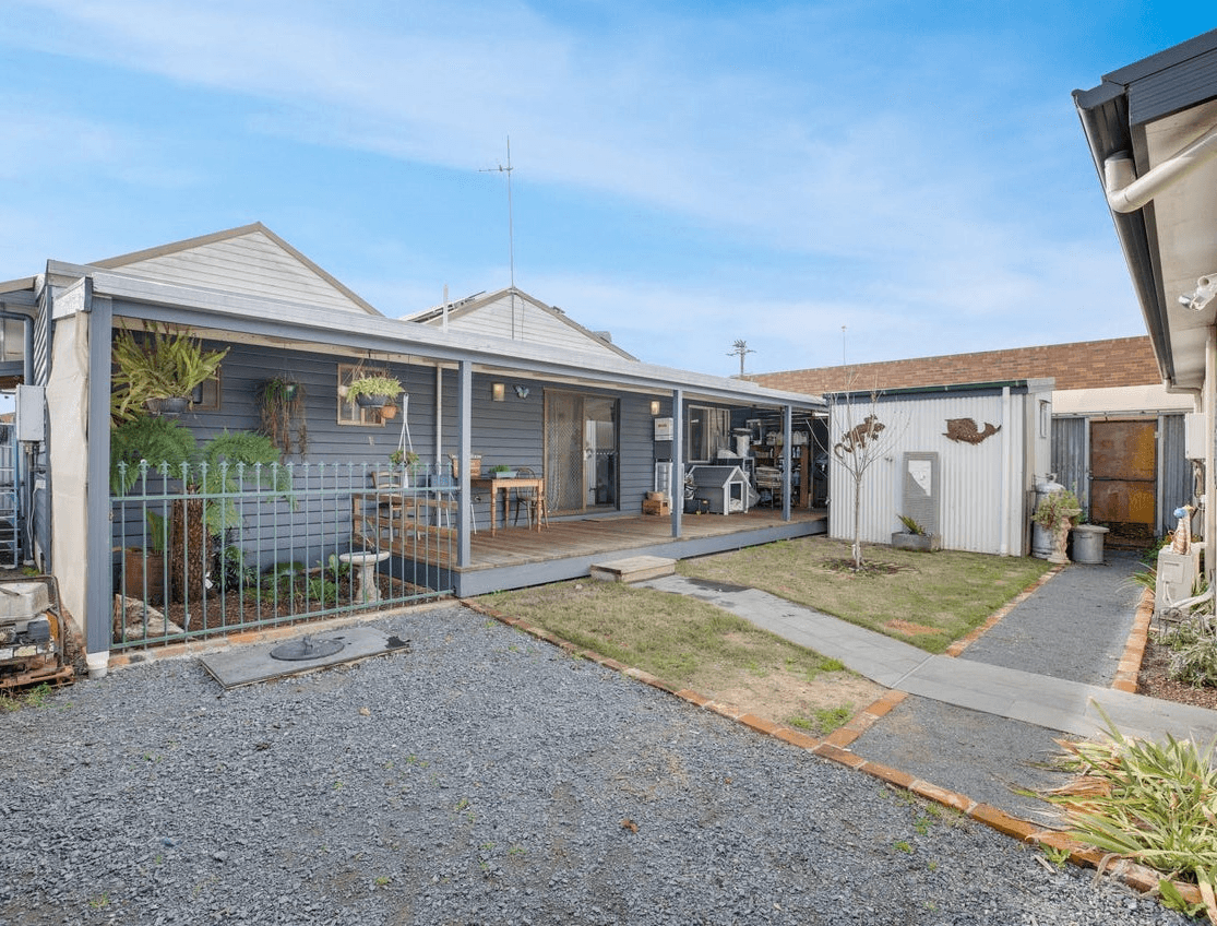 54 HAWKINS STREET, HOWLONG, NSW 2643