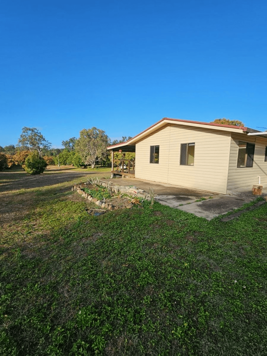 401 Midge Point Rd, BLOOMSBURRY, QLD 4799