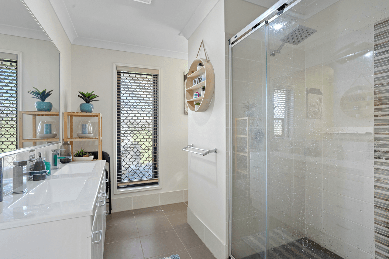 9 Granzien Rd, Hatton Vale, QLD 4341