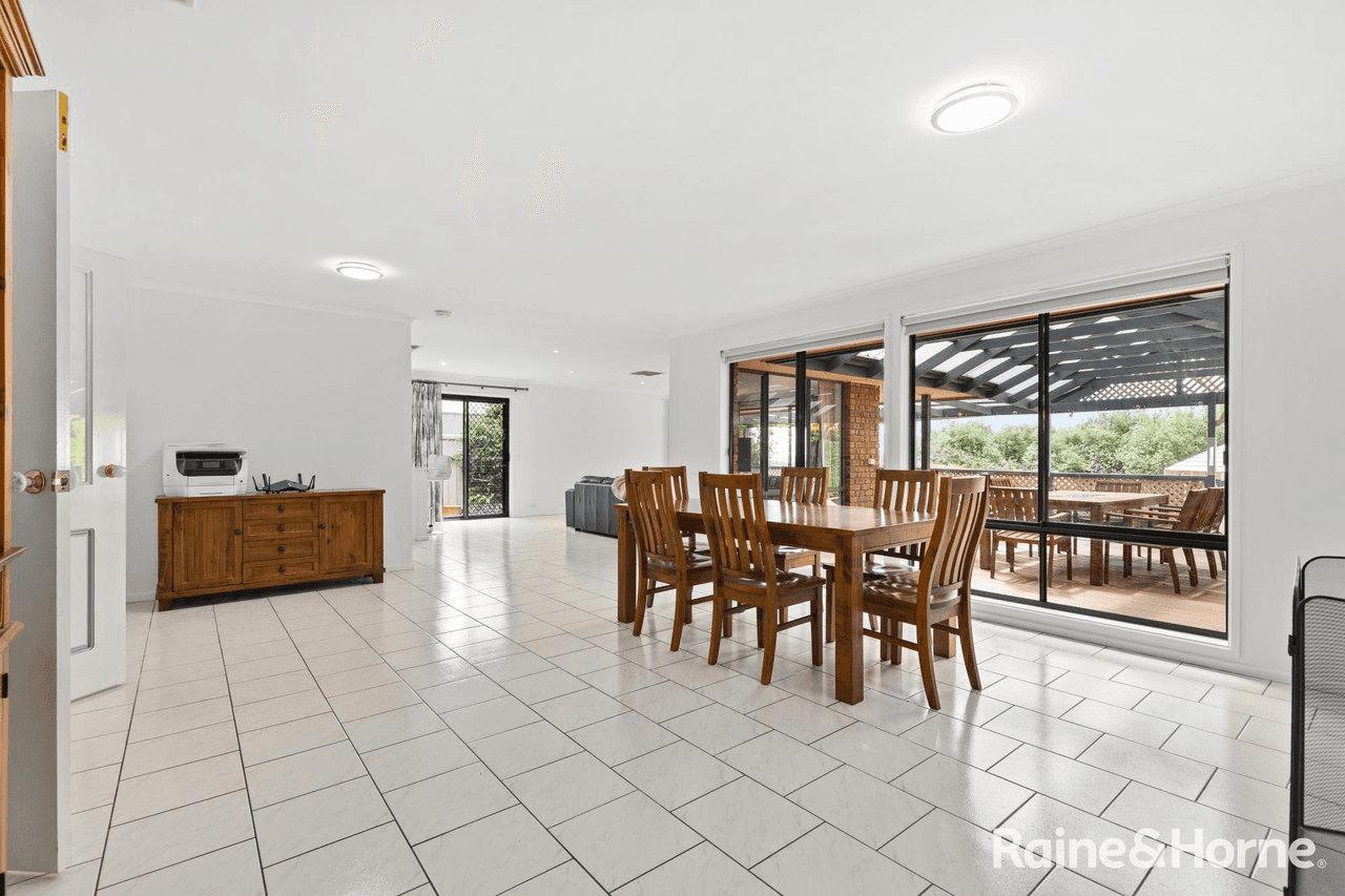 46 Horseshoe Drive, WOODCROFT, SA 5162