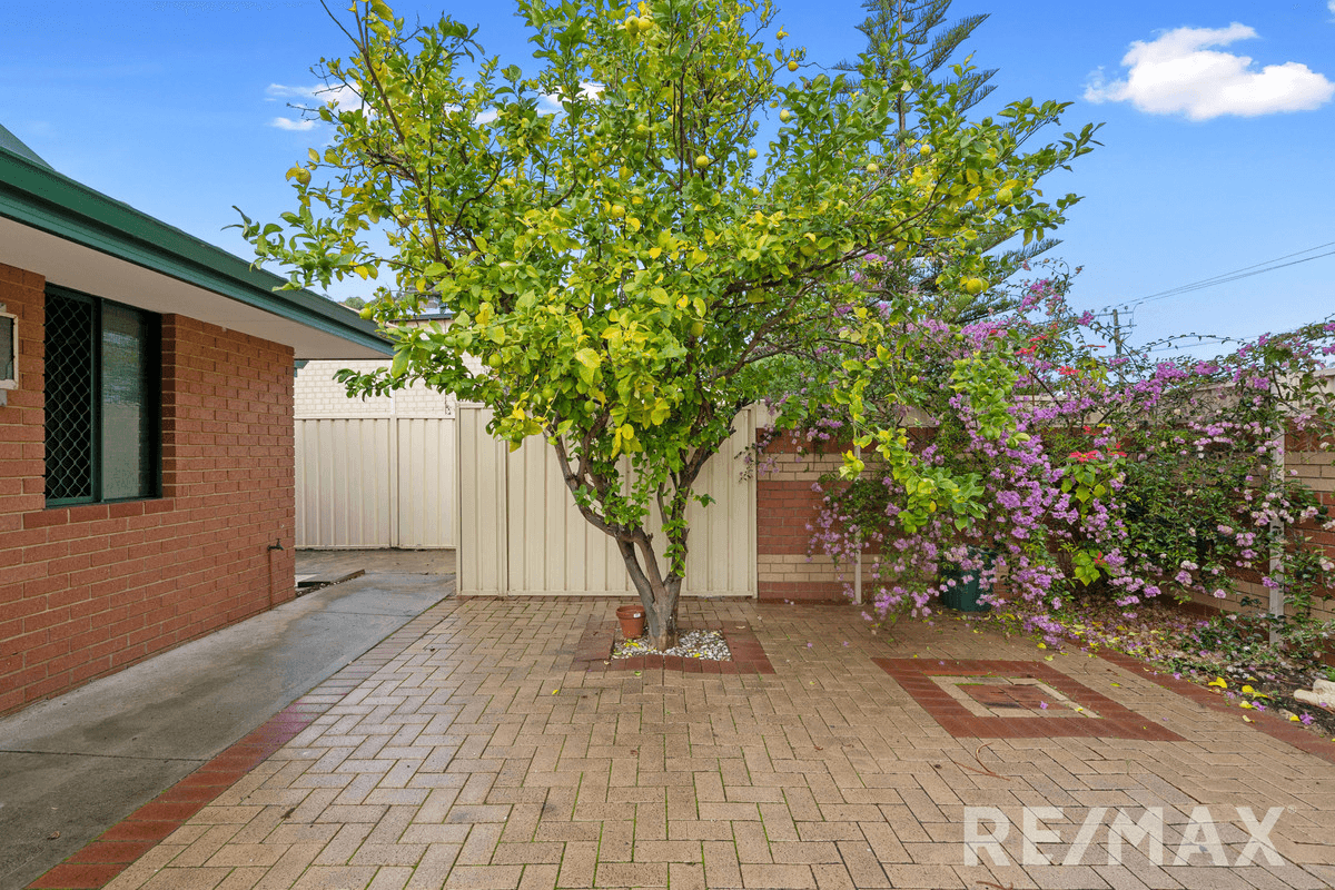 4/2 Murdoch Drive, Greenfields, WA 6210