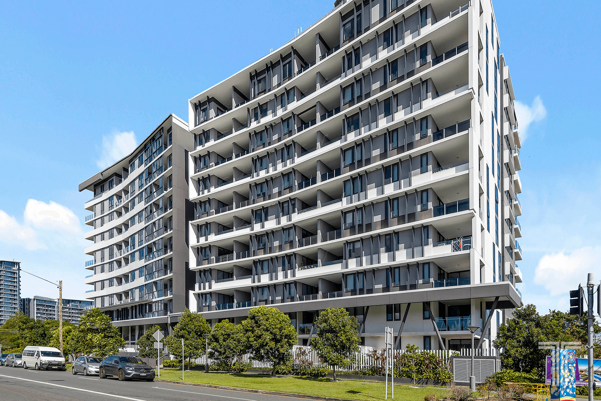 1062/123 Cavendish Road, Coorparoo, QLD 4151