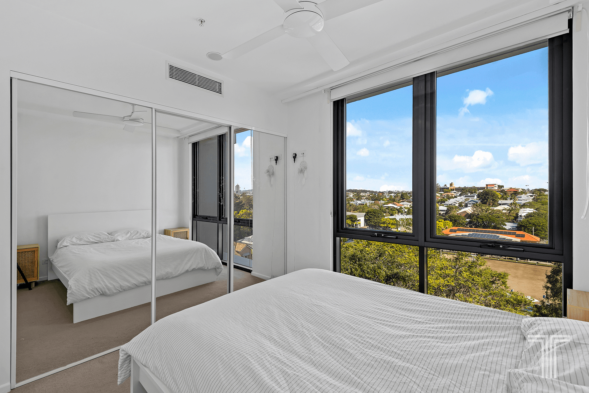 1062/123 Cavendish Road, Coorparoo, QLD 4151