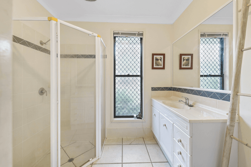 35 Kathleen Drive, BLI BLI, QLD 4560