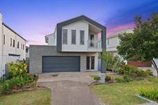 68 Royal Crescent, ROCHEDALE, QLD 4123