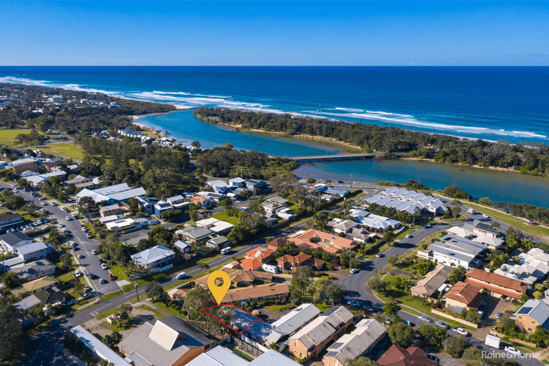 3/6  Hampton Court, POTTSVILLE, NSW 2489