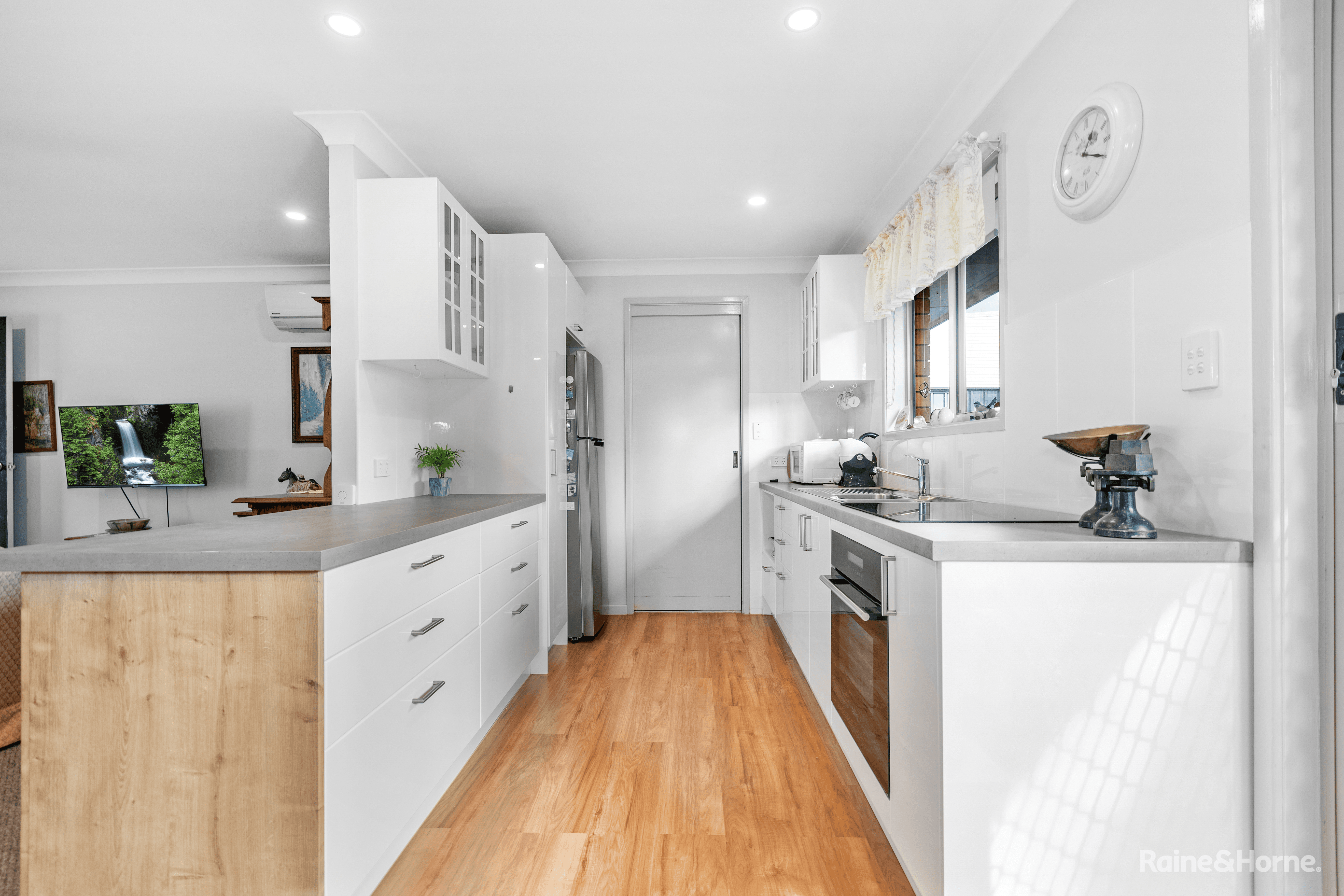 3/6  Hampton Court, POTTSVILLE, NSW 2489