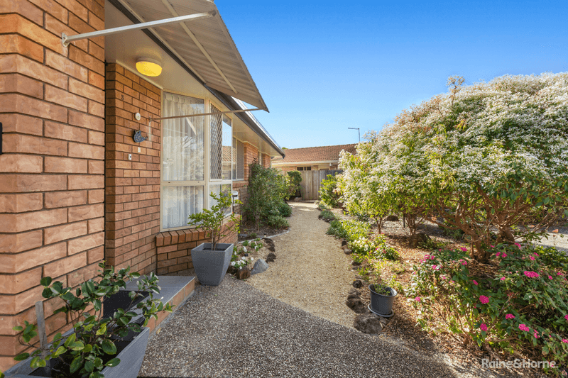 3/6  Hampton Court, POTTSVILLE, NSW 2489