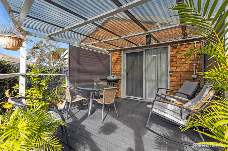 3/6  Hampton Court, POTTSVILLE, NSW 2489