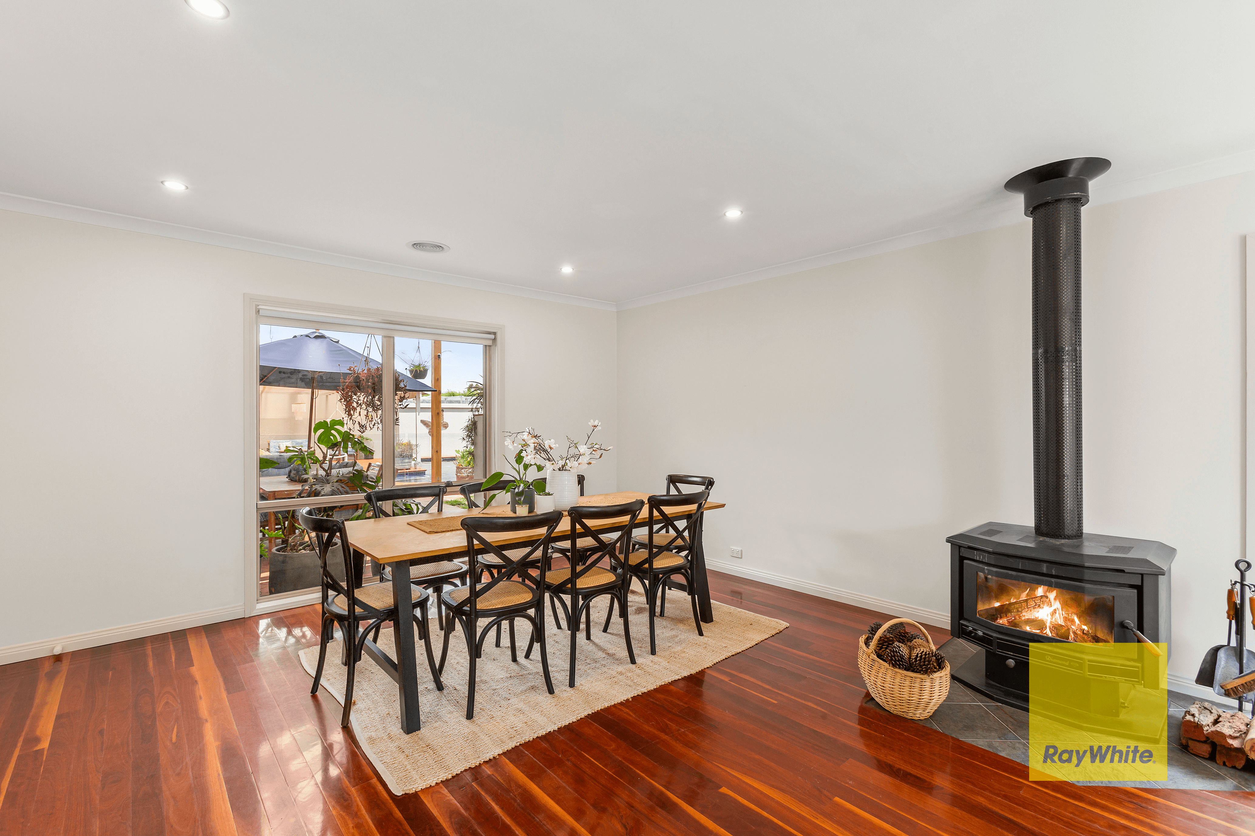 8 Hemswell Court, HIGHTON, VIC 3216