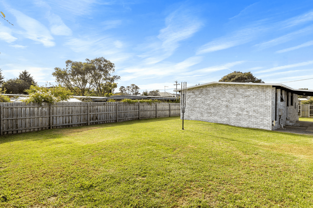 5 Mathis Avenue, TOOTGAROOK, VIC 3941