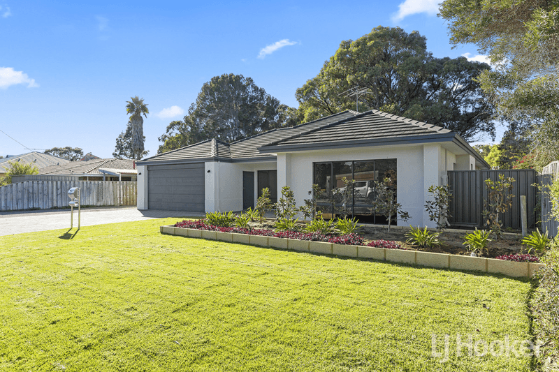 11 Carnoustie Court, YANCHEP, WA 6035