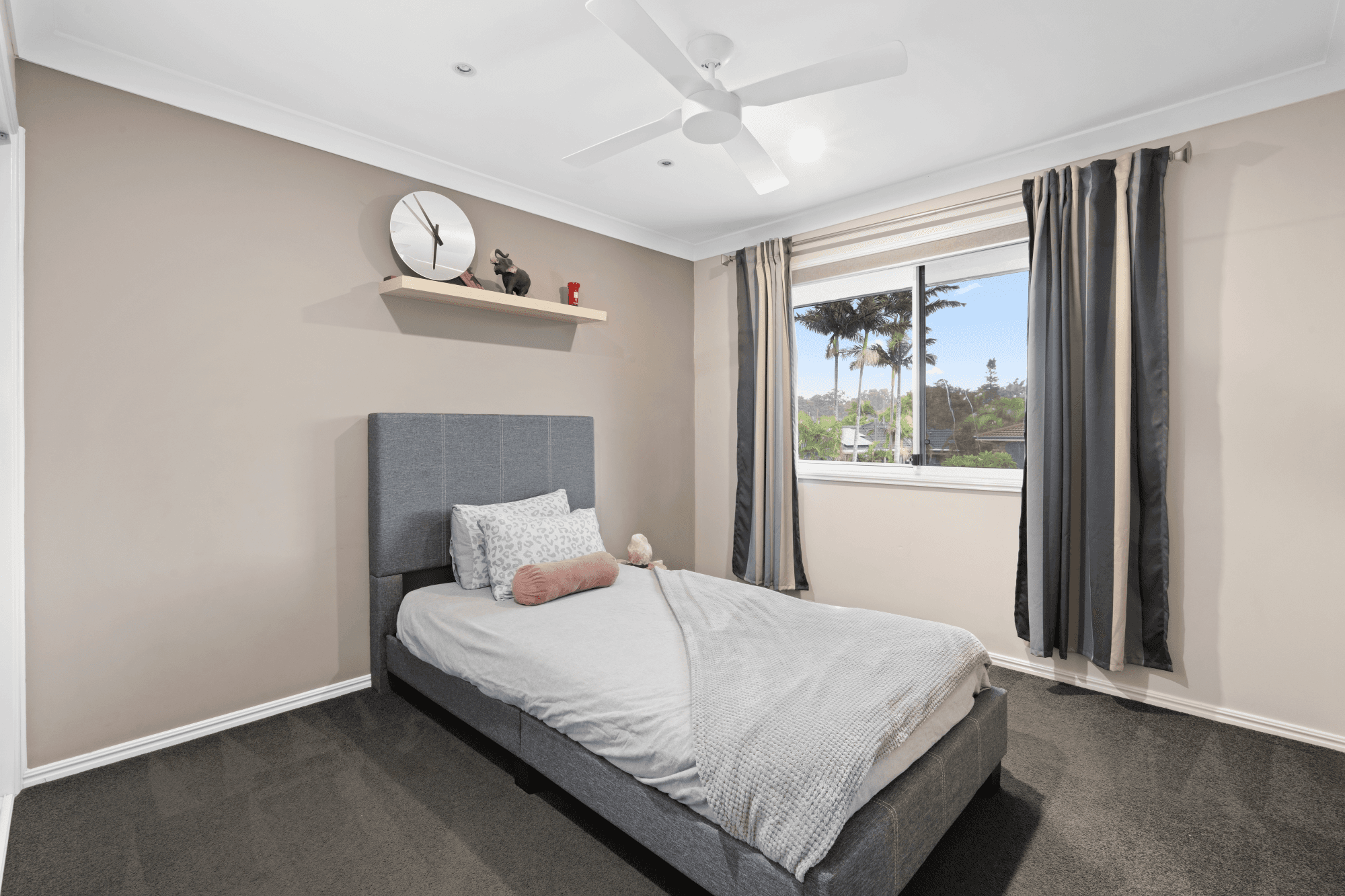 7 Lakewood Court, HELENSVALE, QLD 4212