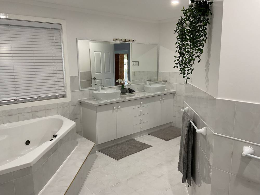 24 UPLANDS DRIVE, PARKWOOD, QLD 4214