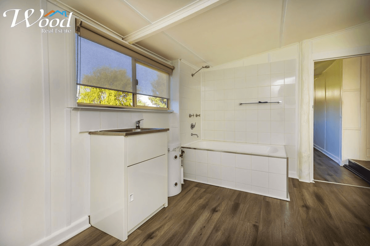 15 Day St, HENTY, NSW 2658
