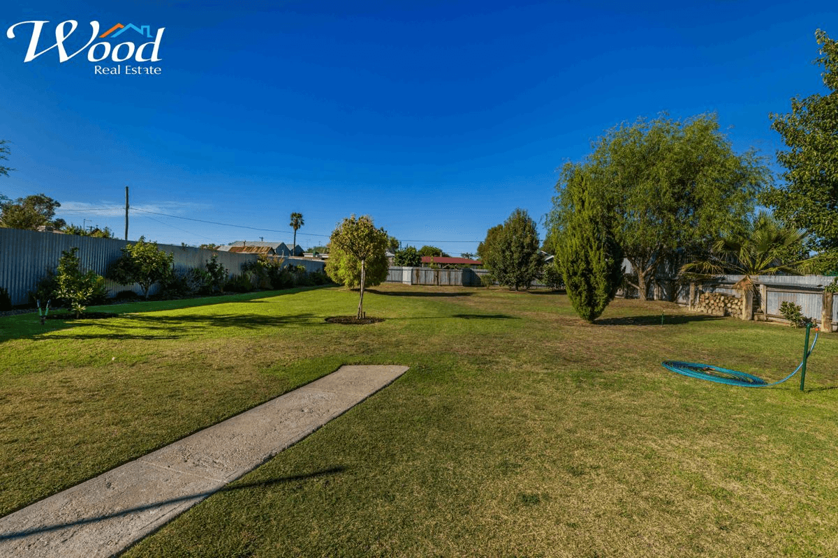 15 Day St, HENTY, NSW 2658