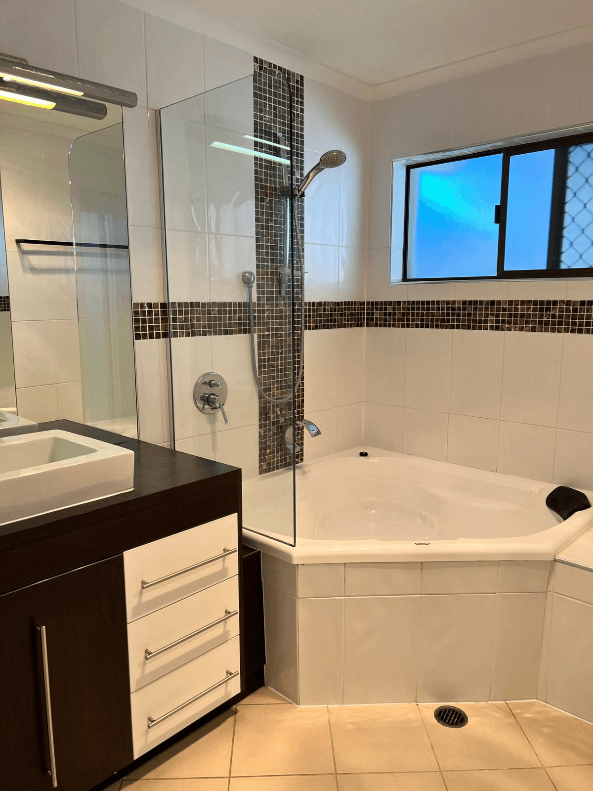 22 Lisa Street, REDLAND BAY, QLD 4165