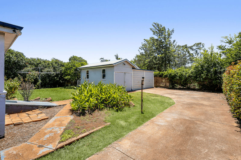 19 Warwick Street, HARRISTOWN, QLD 4350