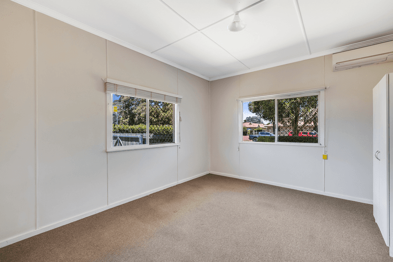 19 Warwick Street, HARRISTOWN, QLD 4350