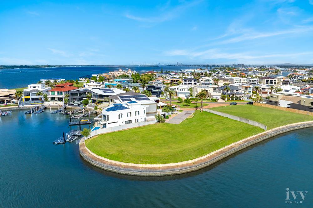 3/11 Regents Court, Sovereign Islands, QLD 4216