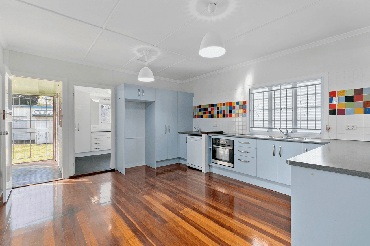 139 Blackwood Rd, MANLY WEST, QLD 4179