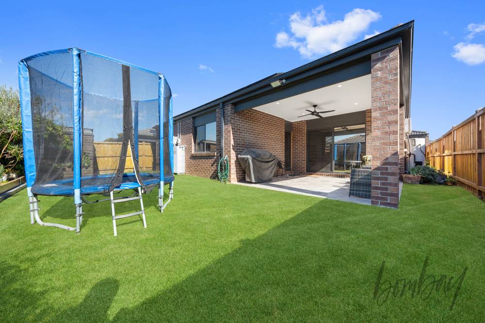 6 Fenwick Parade, MICKLEHAM, VIC 3064