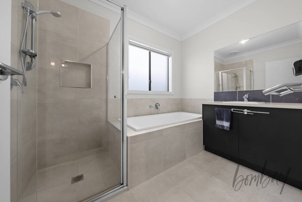 6 Fenwick Parade, MICKLEHAM, VIC 3064