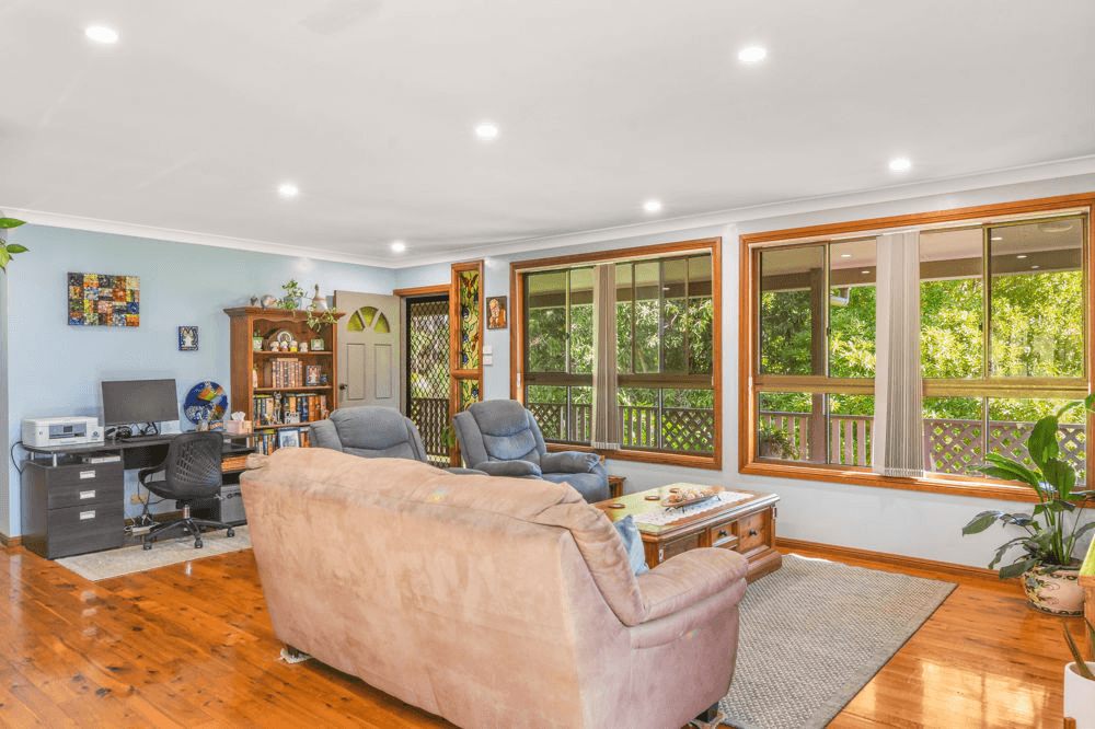37 Wortley Drive, CRESCENT HEAD, NSW 2440