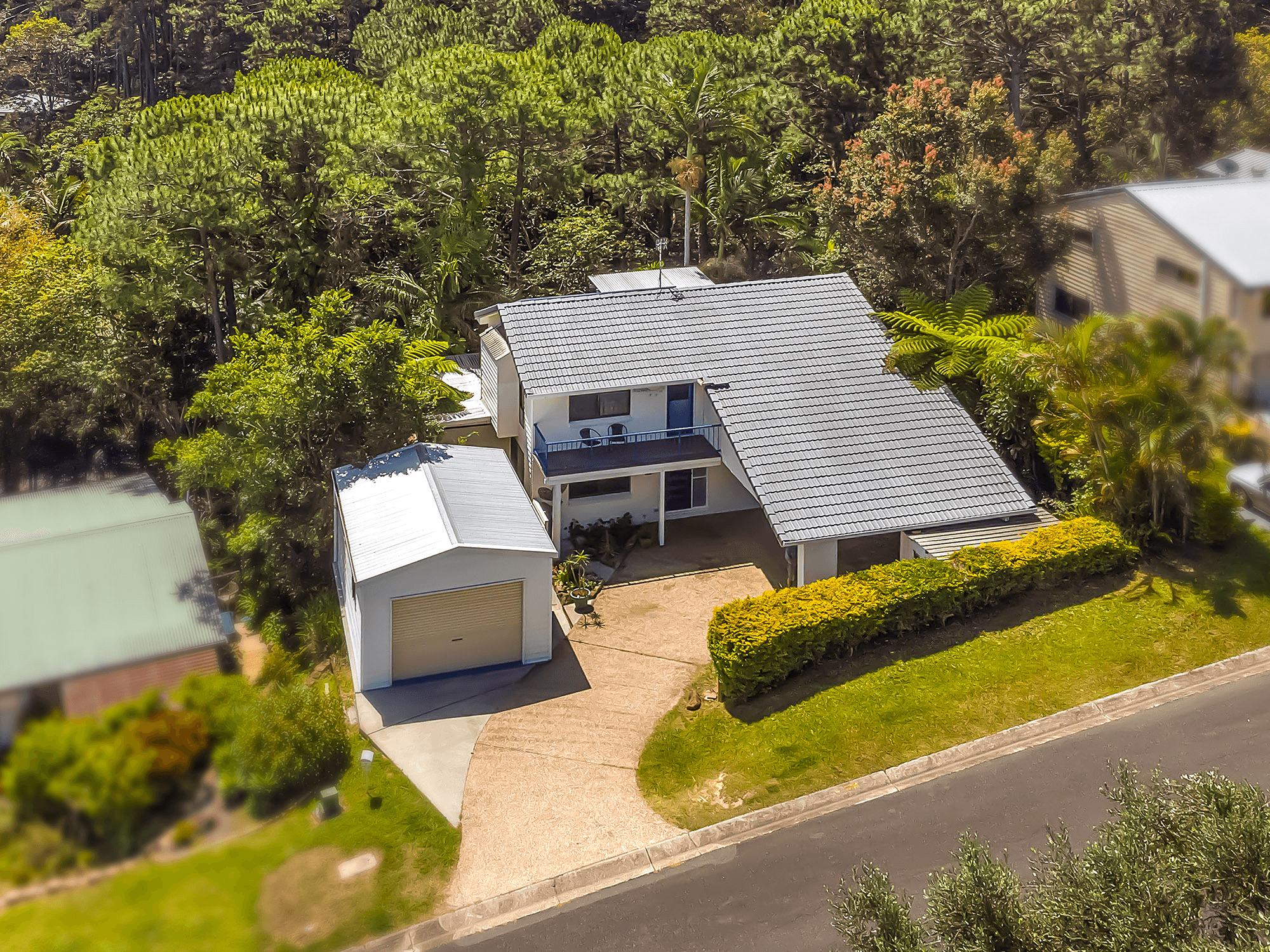 9 Bindoon Close, ELANORA, QLD 4221