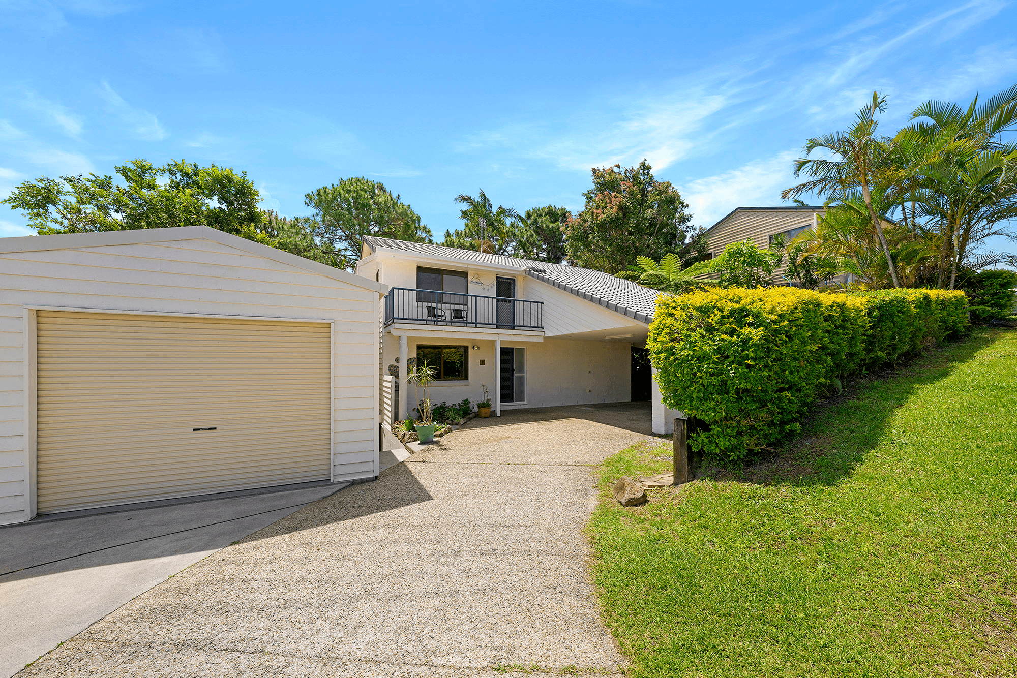 9 Bindoon Close, ELANORA, QLD 4221