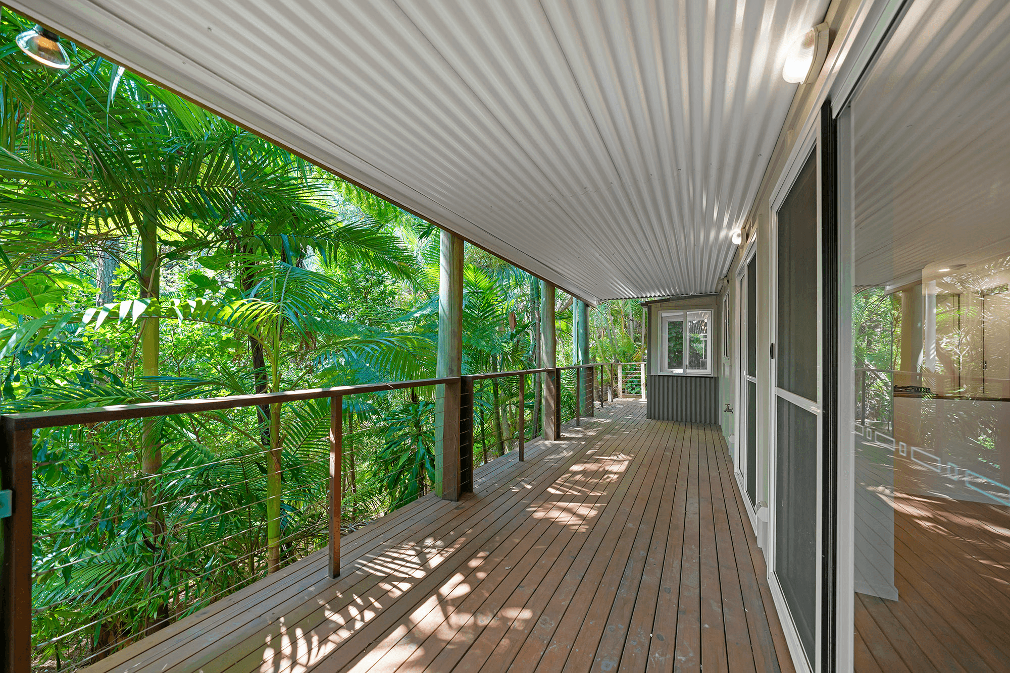 9 Bindoon Close, ELANORA, QLD 4221