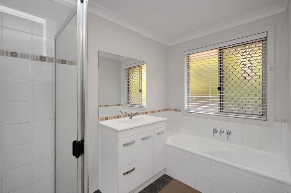 24 Collins Street, COLLINGWOOD PARK, QLD 4301