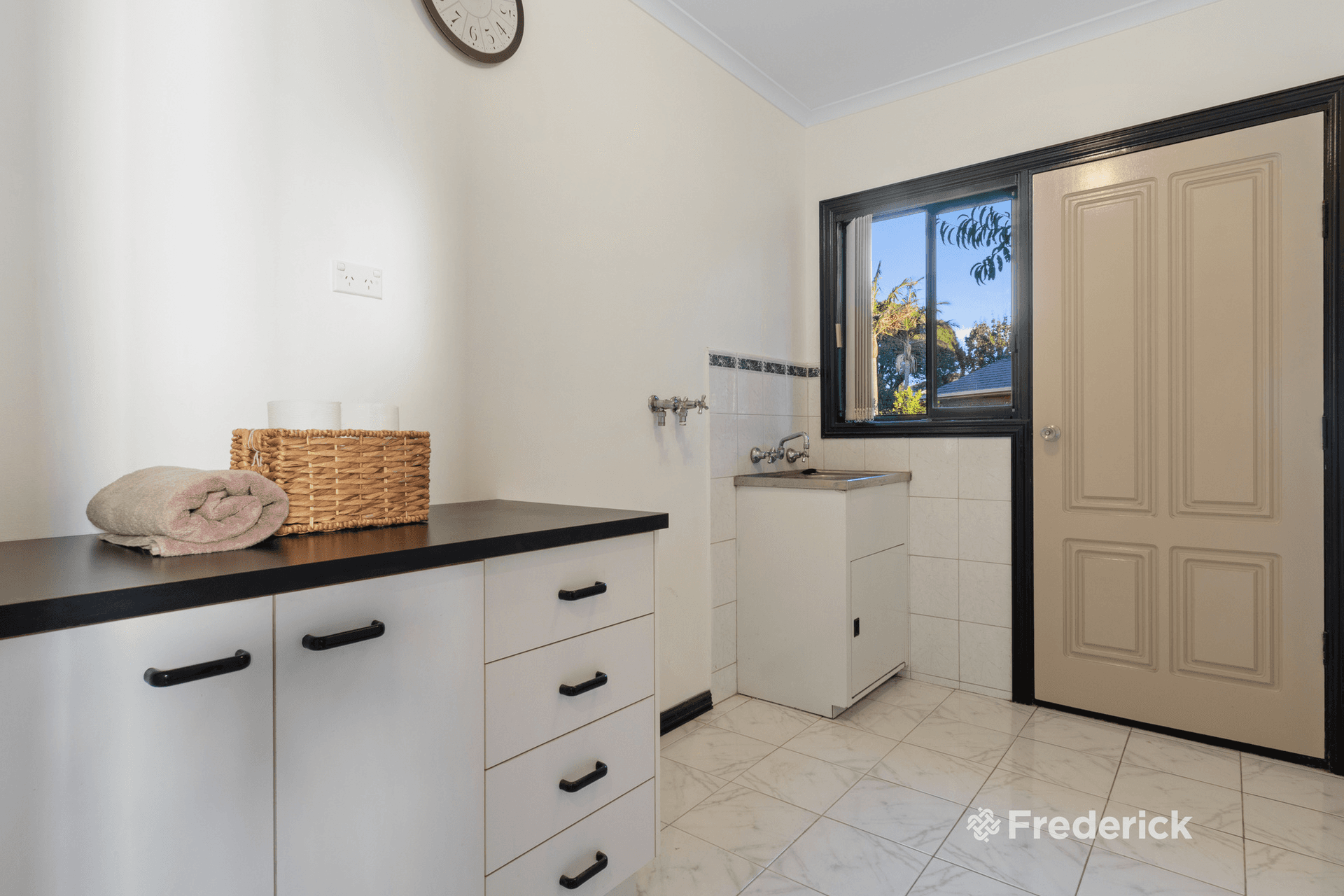 10 James Ruse Court, Mill Park, VIC 3082