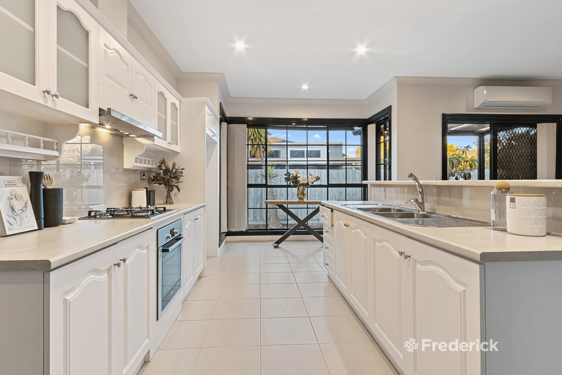 10 James Ruse Court, Mill Park, VIC 3082