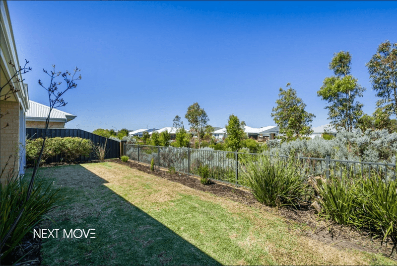 15 Bellas Circuit, PIARA WATERS, WA 6112