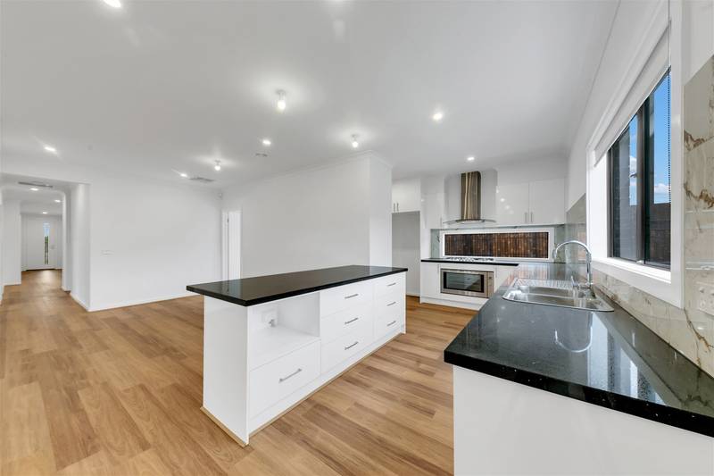 9 Opus Street, COBBLEBANK, VIC 3338